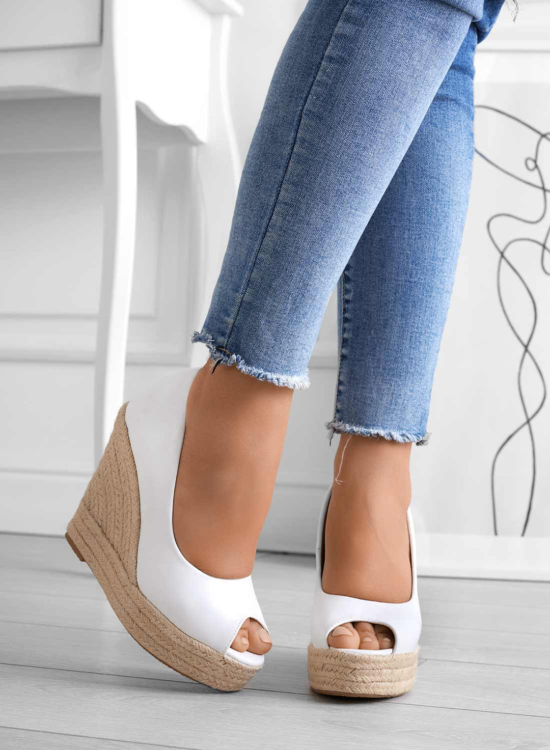 Viondra | Elegante Zamsz-Keilabsatz-Sandalen