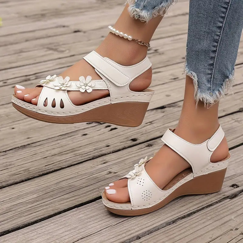 Marlis | Damen-Plateau-Sandalen mit weicher Sohle und Blumenmuster