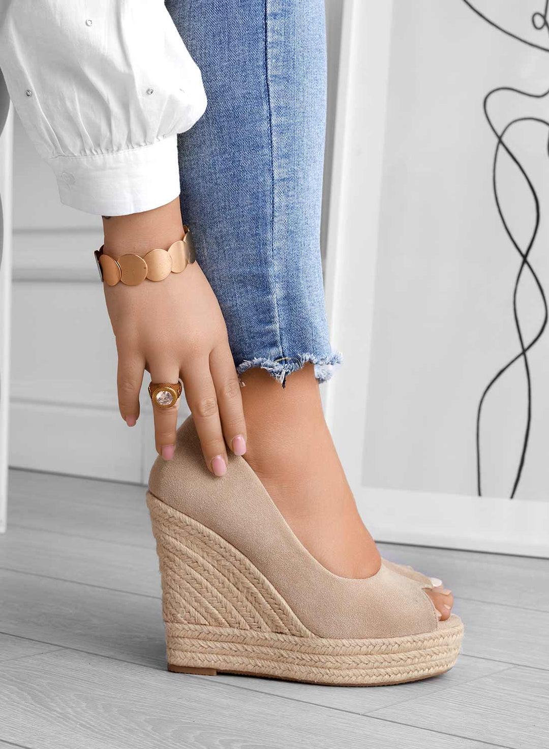 Viondra | Elegante Zamsz-Keilabsatz-Sandalen