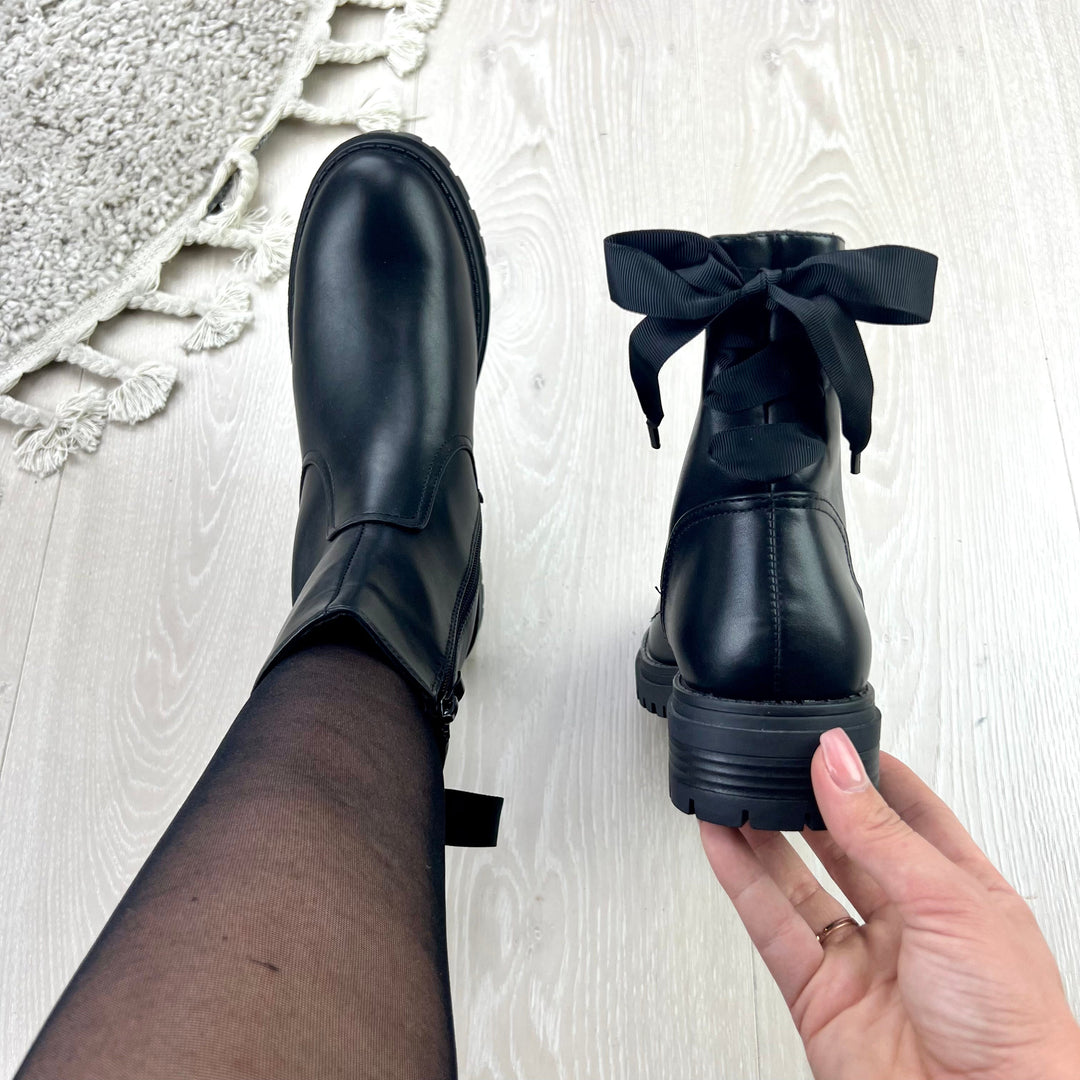 Elvia | Schleife Schwarz Stiefel